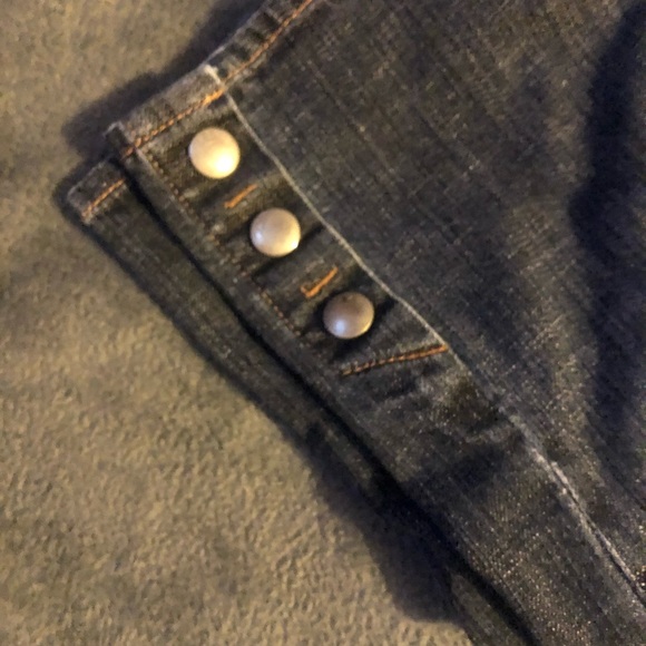 Capris - Picture 3 of 4